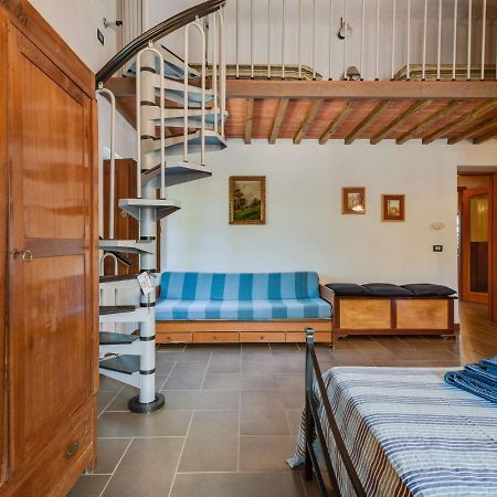Tranquil Farmhouse in Terranova Bracciolini near Nightlife Penna Esterno foto