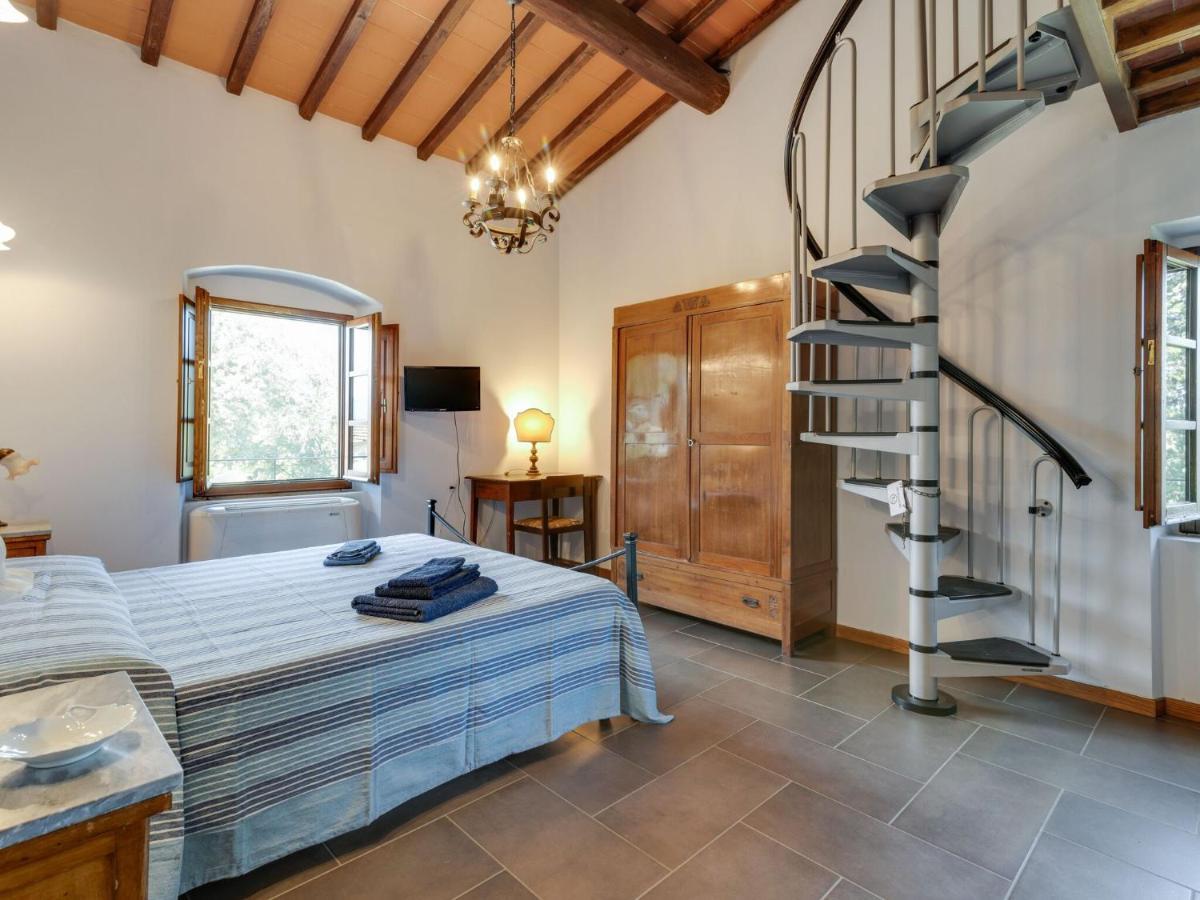 Tranquil Farmhouse in Terranova Bracciolini near Nightlife Penna Esterno foto